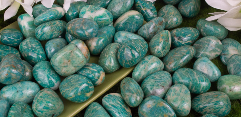 Amazonit Taşının Özellikleri ve Faydaları