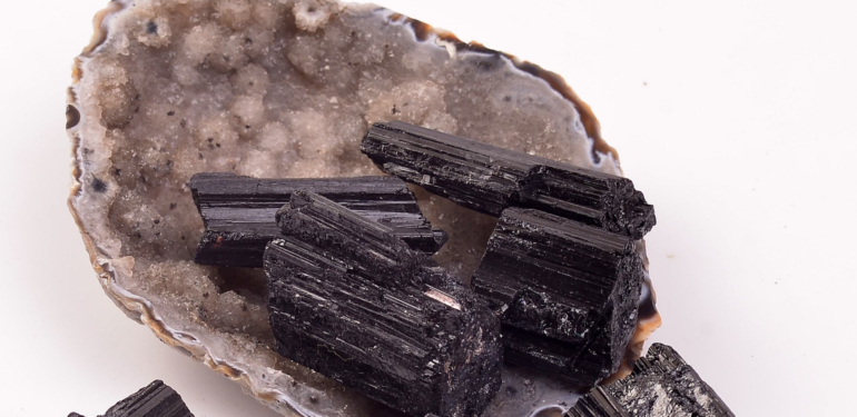 Siyah Turmalin Taşının İyileştirici Özellikleri