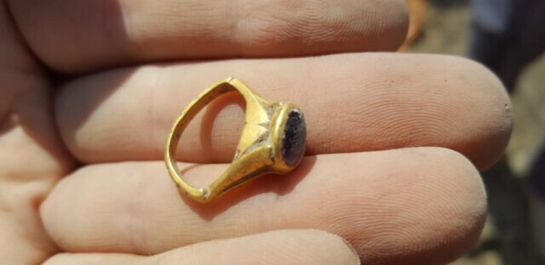 Akşamdan Kalma Yüzüğü Bulundu